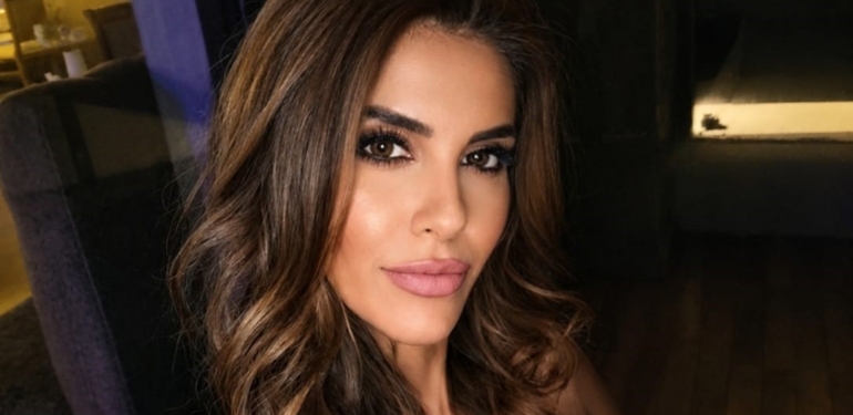 Naz Elibol Sahne Performanslarıyla Rüzgar Gibi Estiriyor