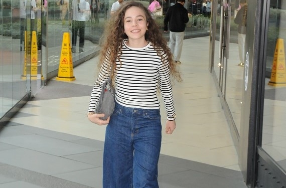 AYLİN AKPINAR   KARDEŞLERİM DİZİSİNİN ‘EMEL’İ AYLİN AKPINAR OKUL ALIŞVERİŞİ İÇİN ZORLU’DA