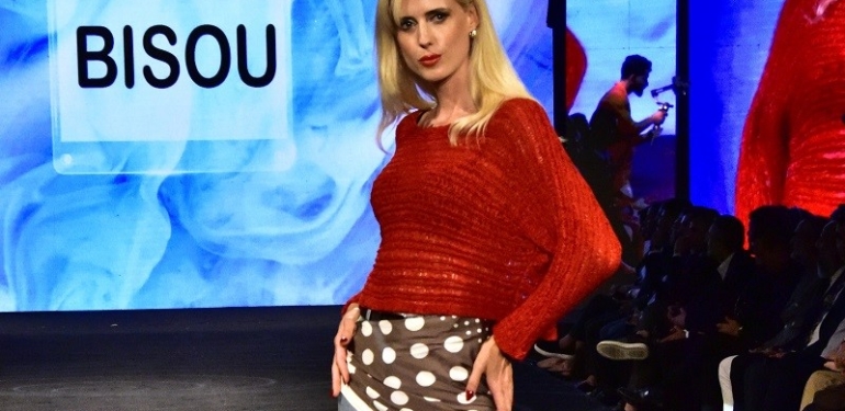Wilma Elles, 8. Merter Moda Haftası’nda Şıklığıyla Göz Kamaştırdı